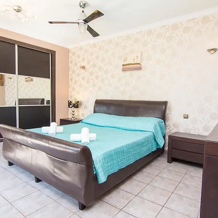 Abahana Villas Chaplin