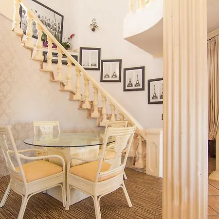 Abahana Villas Chaplin